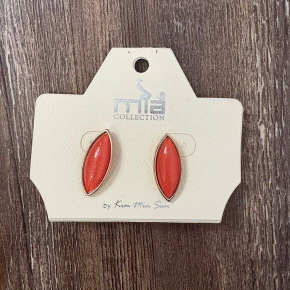 Mia Collection Red Oval Studded Earrings Fashion Jewelry - Picture 1 of 3